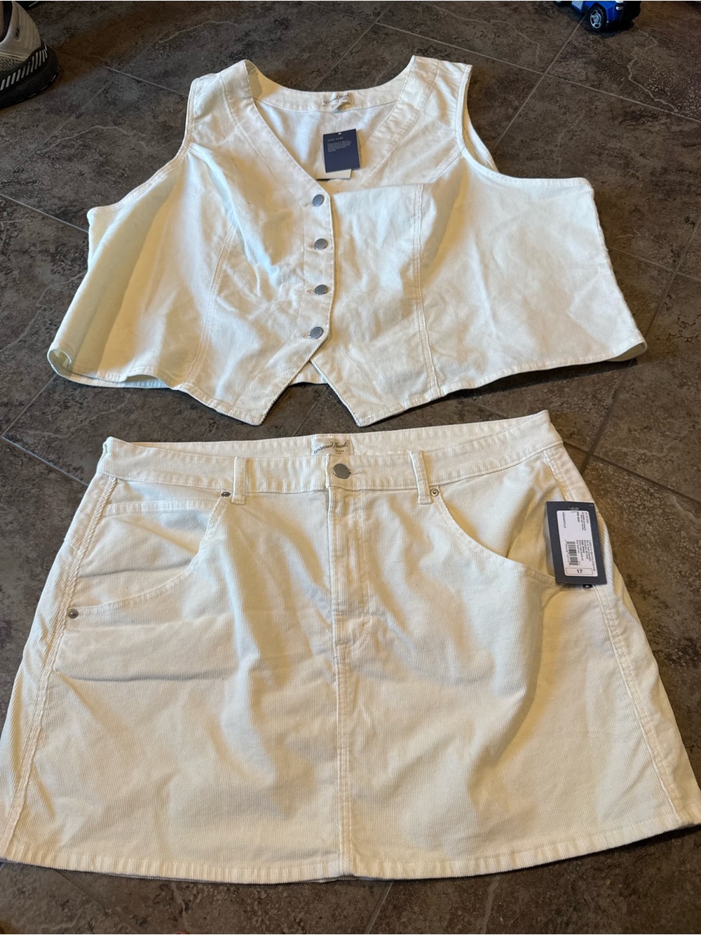 💝Cream corduroy Denim mini skirt and vest outfit set